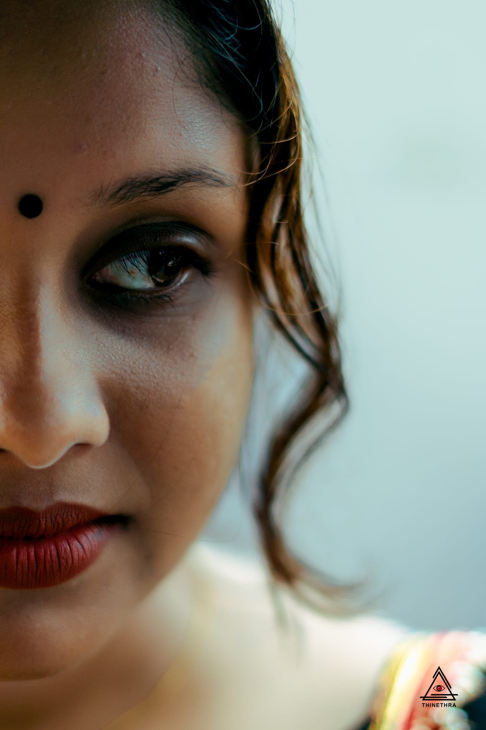 Portrait of Sandu in a black saree in the city, photo 1 of 26