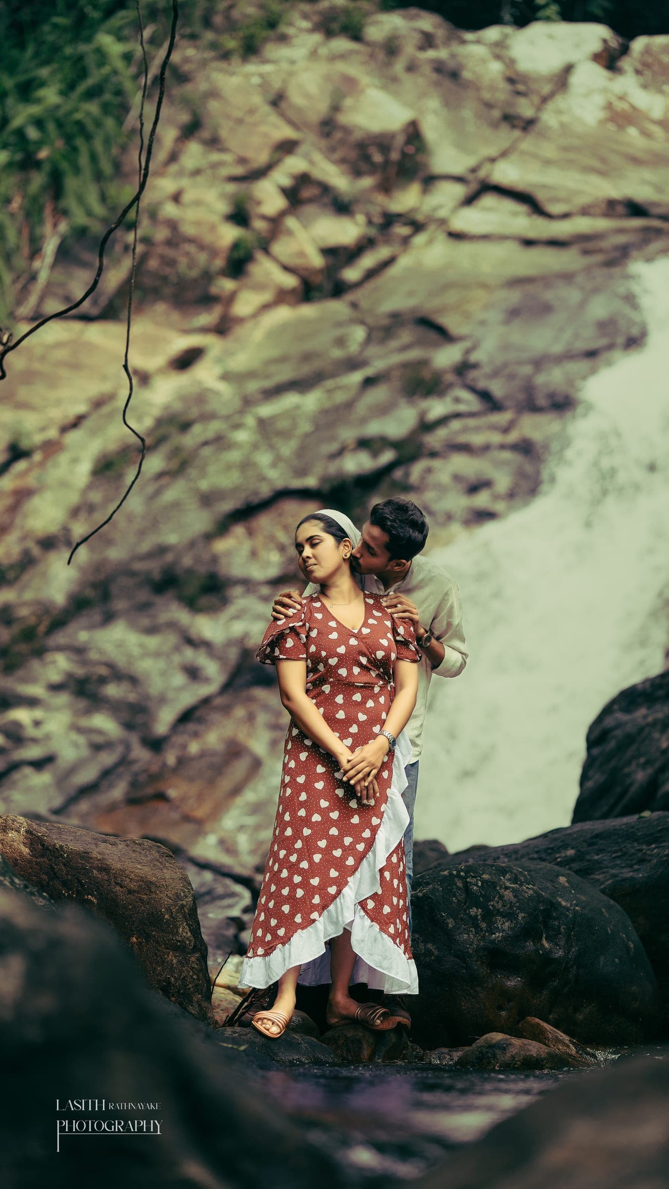 Viraj and Ruvini on their pre-wedding shoot in the forest, photo 9 of 15